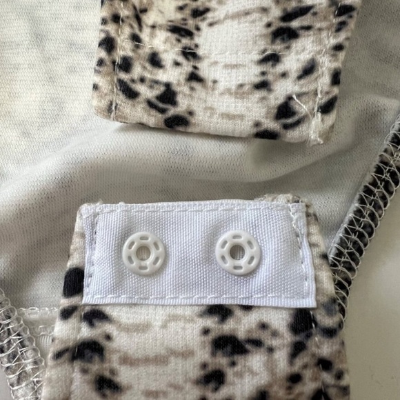 Boston Proper Snakeskin Print Bodysuit Oversized XS - Picture 14 of 16